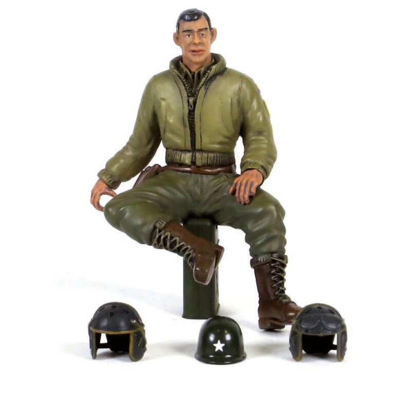 1/16 Figure 2nd Lieutenant G. Clark Sitting