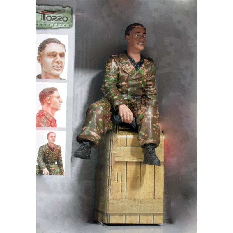 1/16 Figure Radio Operator Sitting