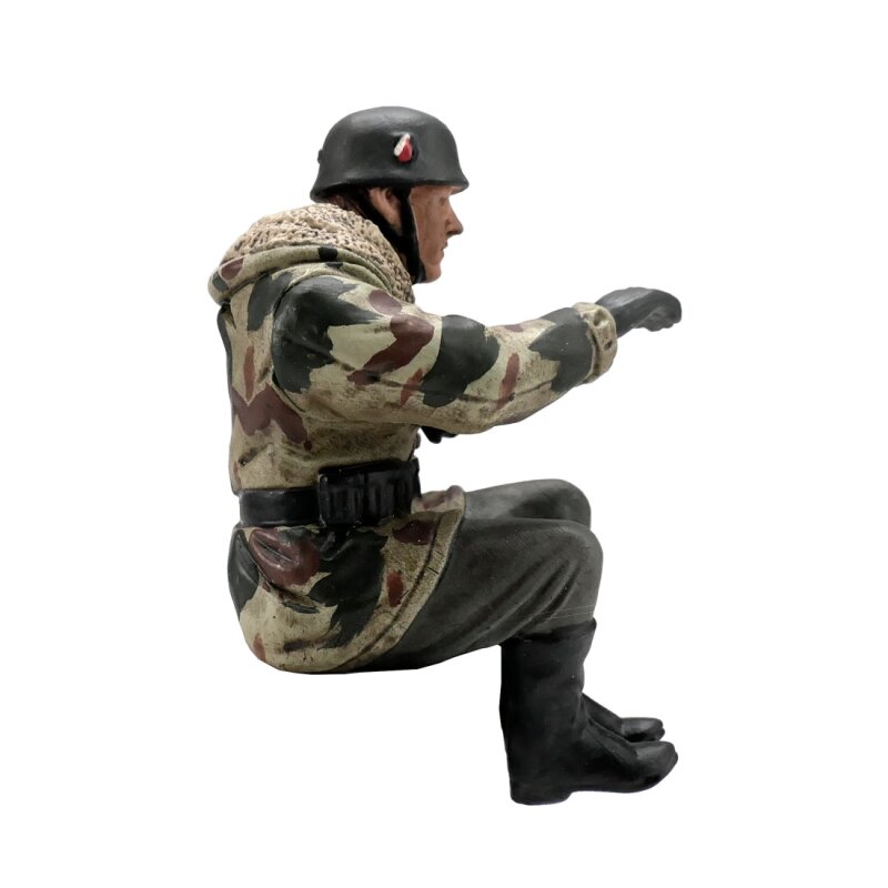 1/16 Figure Schwimmwagen Driver Paratrooper Winter