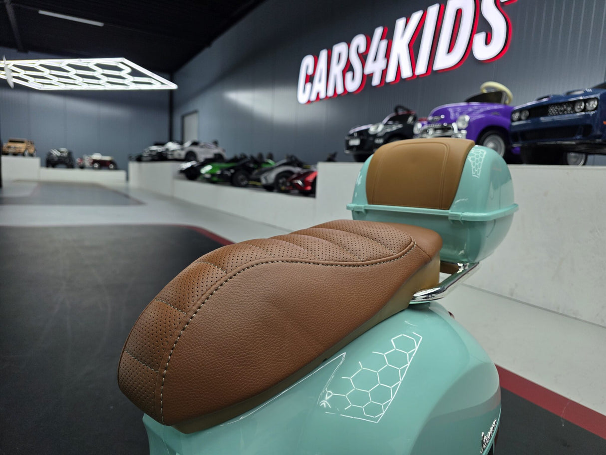 Vespa GTS børnescooter 12 volt med vindskærm
