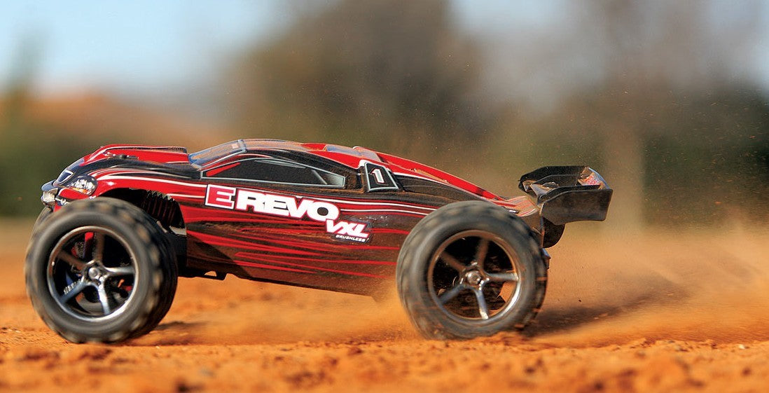 E-revo 1:16 VXL - fed fjernstyret bil - TILBUD