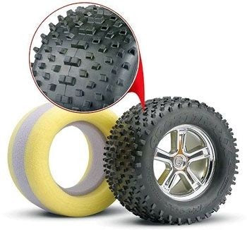 Traxxas 3970R SportTraxx knobbing racing tir