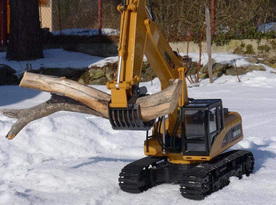 HUINA 1570 1:14 2.4GHz 16CH RC Alloy Log Grabber Truck - RTR - YELLOW