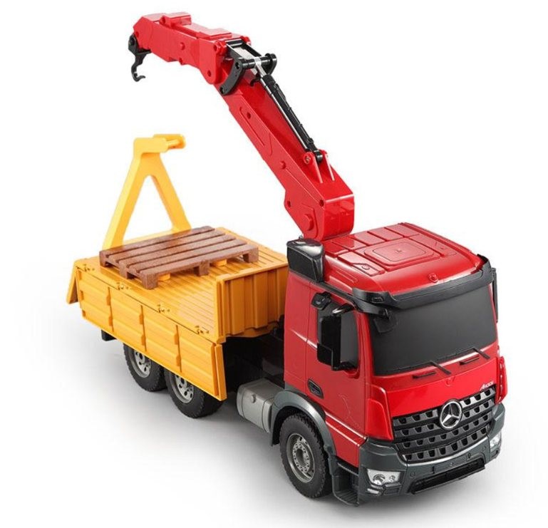 Fjernstyret Mercedes-Benz Arocs kranbil med styrbar kran