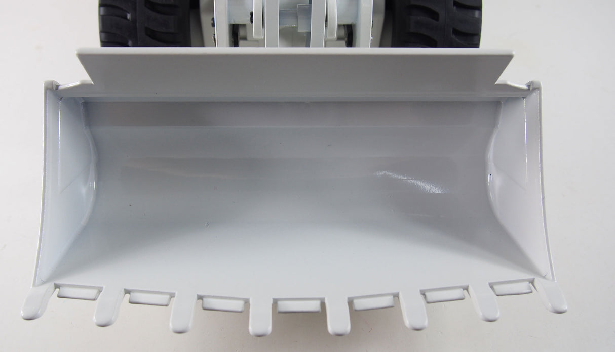 TILBUD Kraftig Gummiged G484E AE – i metal m. 10-funktioner, lys og lyd i skala 1:14 