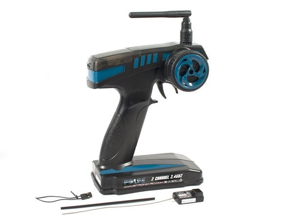 Stor flot fjernstyret offroader