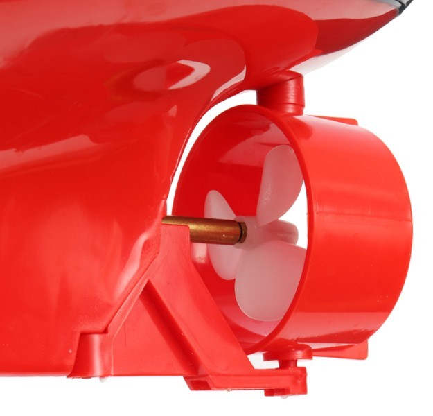 Fjernstyret slæbe- og brandslukningsbåd - med vandsprøjte!