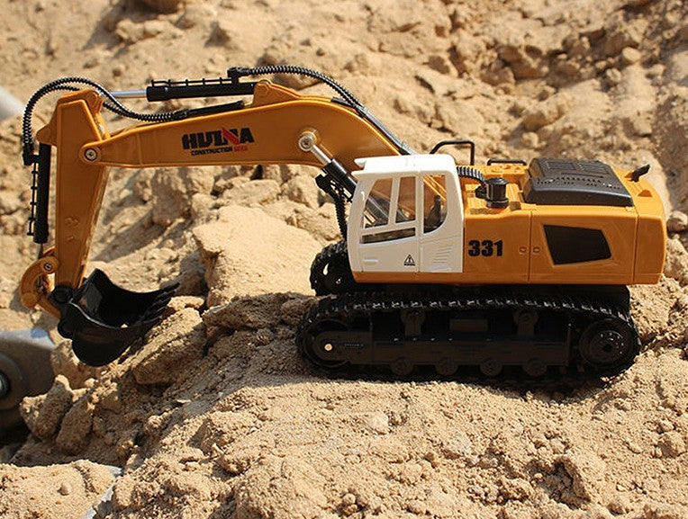 Fjernstyret gravemaskine med autograv - fuld styrbar!