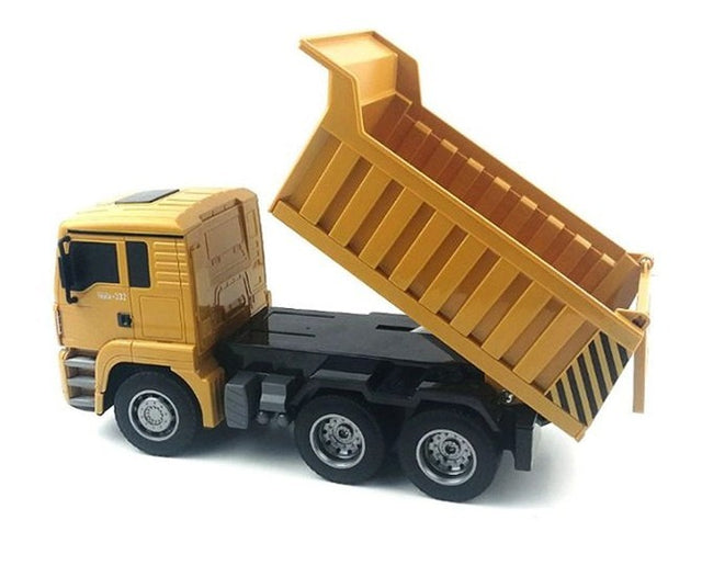 Fjernstyret lastbil med tiplad - fuld styrbar m. LED lys