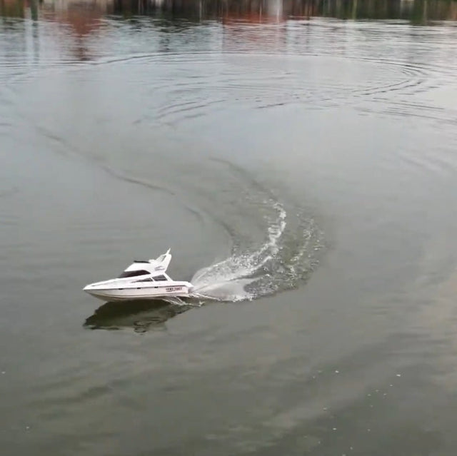 Salina Yacht - stor lækker fjernstyret båd med høj hastighed