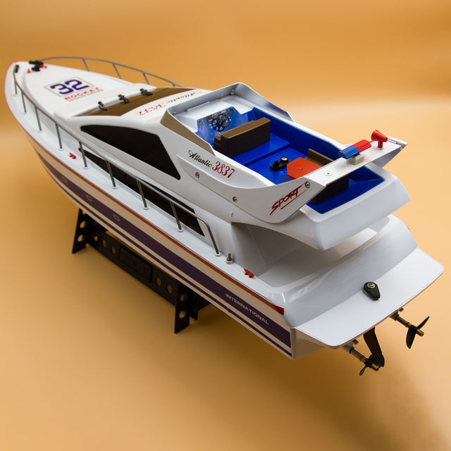 Fjernstyret Yacht - Atlantic Boat