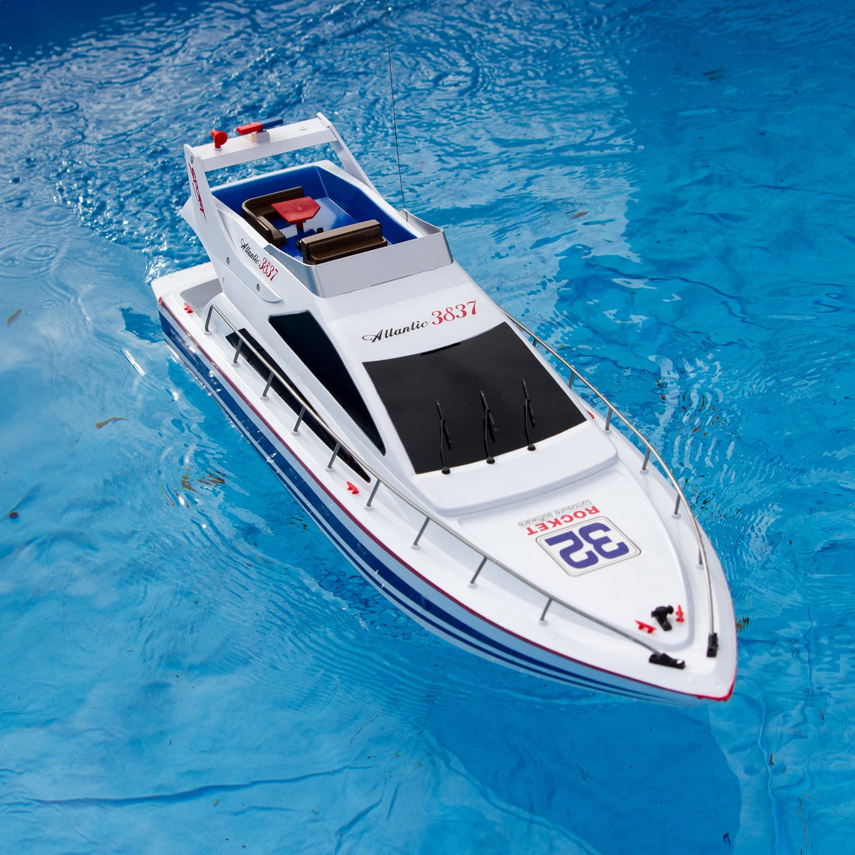 Fjernstyret Yacht - Atlantic Boat