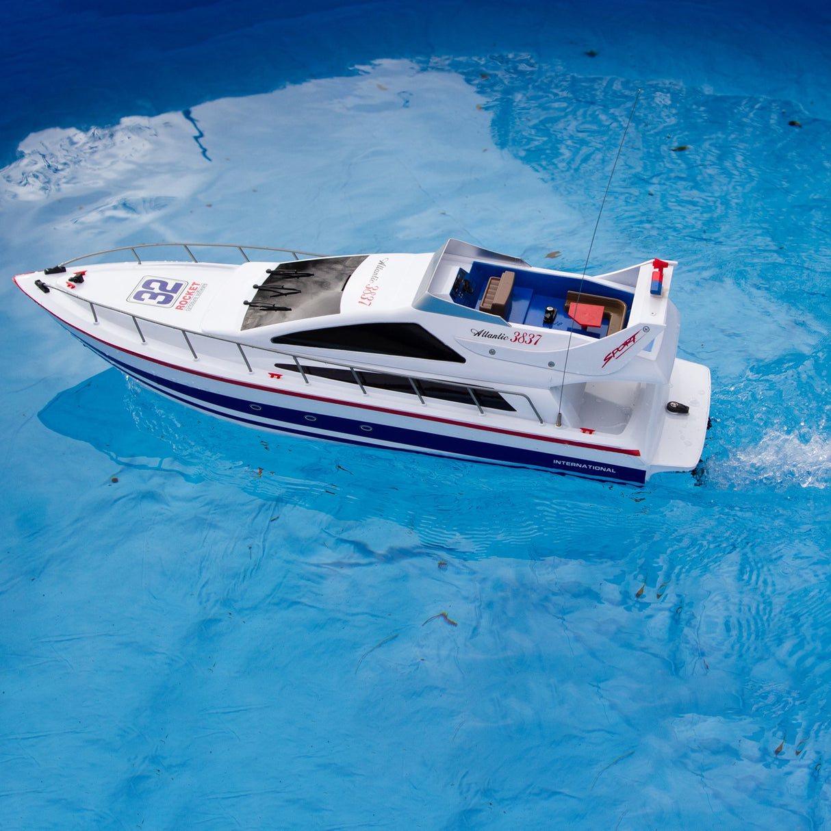 Fjernstyret Yacht - Atlantic Boat