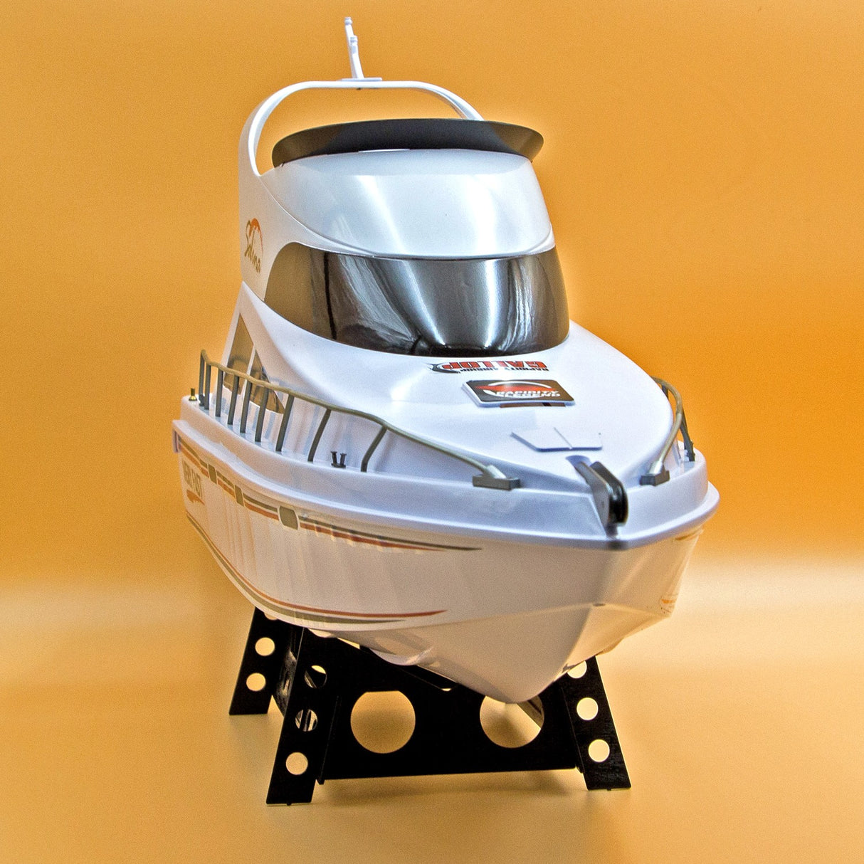 Salina Yacht - stor lækker fjernstyret båd med høj hastighed