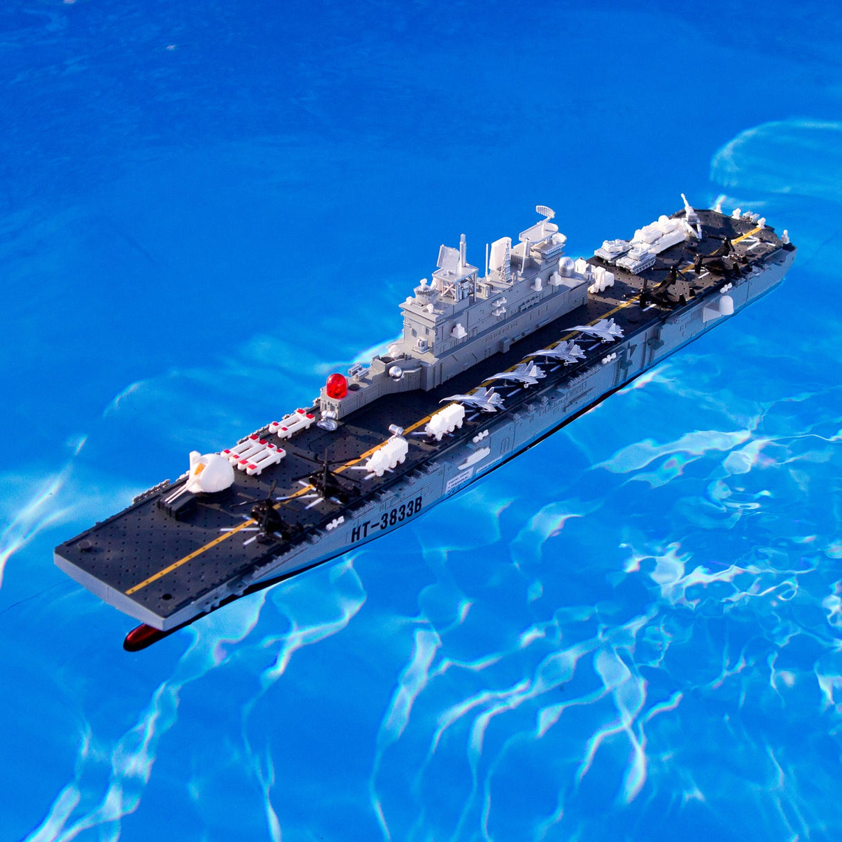 Stort fjernstyret helikopter-hangarskib