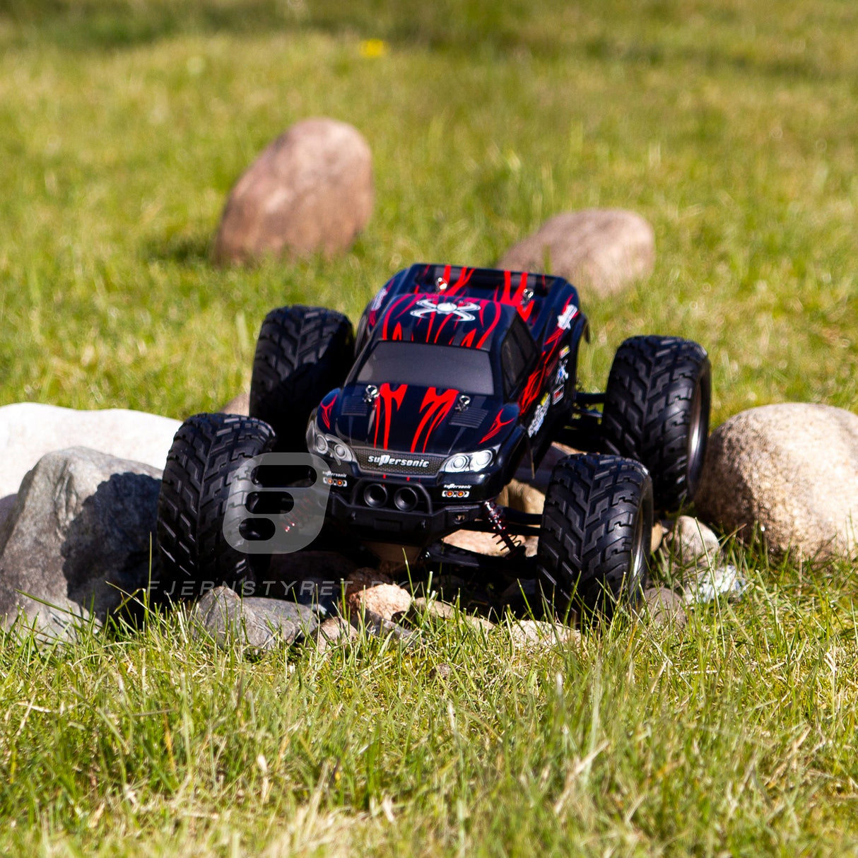 HURTIG Fed fjernstyret bil - Wild Challenger monster truck