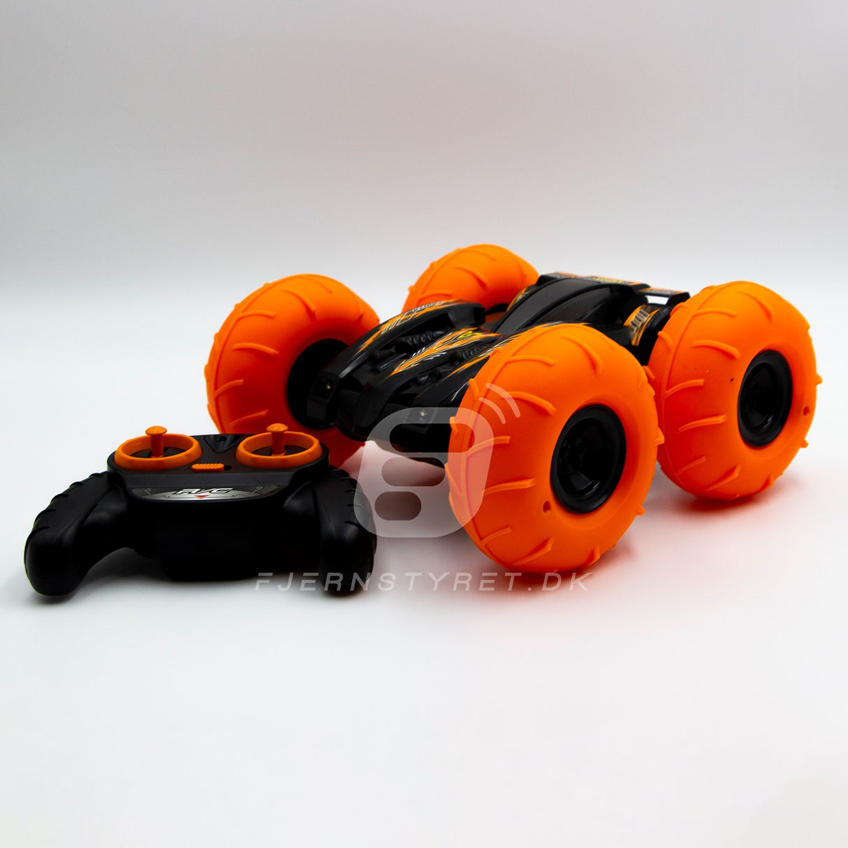 Surmount - Fjernstyret vandtæt Off-Roader med store dæk