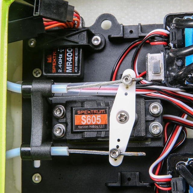 Miss GEICO Zelos 36 Twin Brushless Catamaran