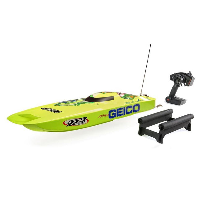 Miss GEICO Zelos 36 Twin Brushless Catamaran