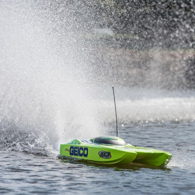 Miss GEICO Zelos 36 Twin Brushless Catamaran