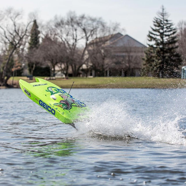 Miss GEICO Zelos 36 Twin Brushless Catamaran