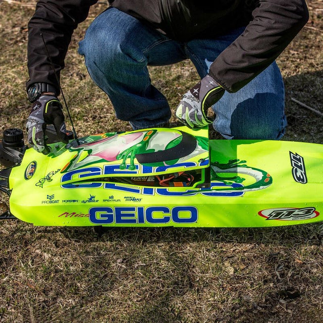 Miss GEICO Zelos 36 Twin Brushless Catamaran