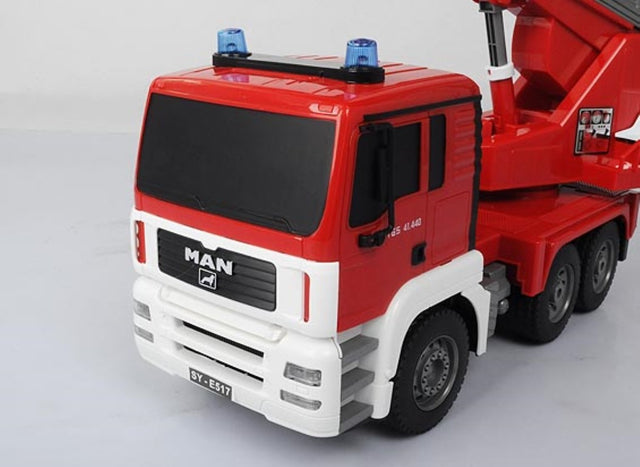 Fjernstyret Mercedes brandbil m. rigtig vandsprøjte og styrbar stige