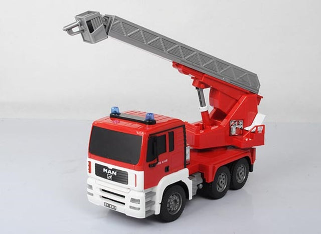 Fjernstyret Mercedes brandbil m. rigtig vandsprøjte og styrbar stige