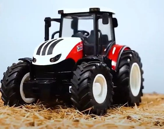 Fjernstyret traktor med lys og lyd - Huina 6640