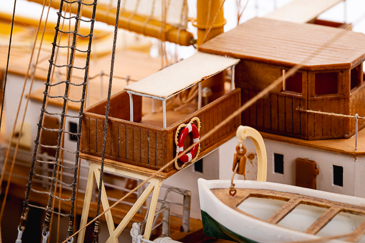 1:100 Esmeralda Special Edition -Wooden hull
