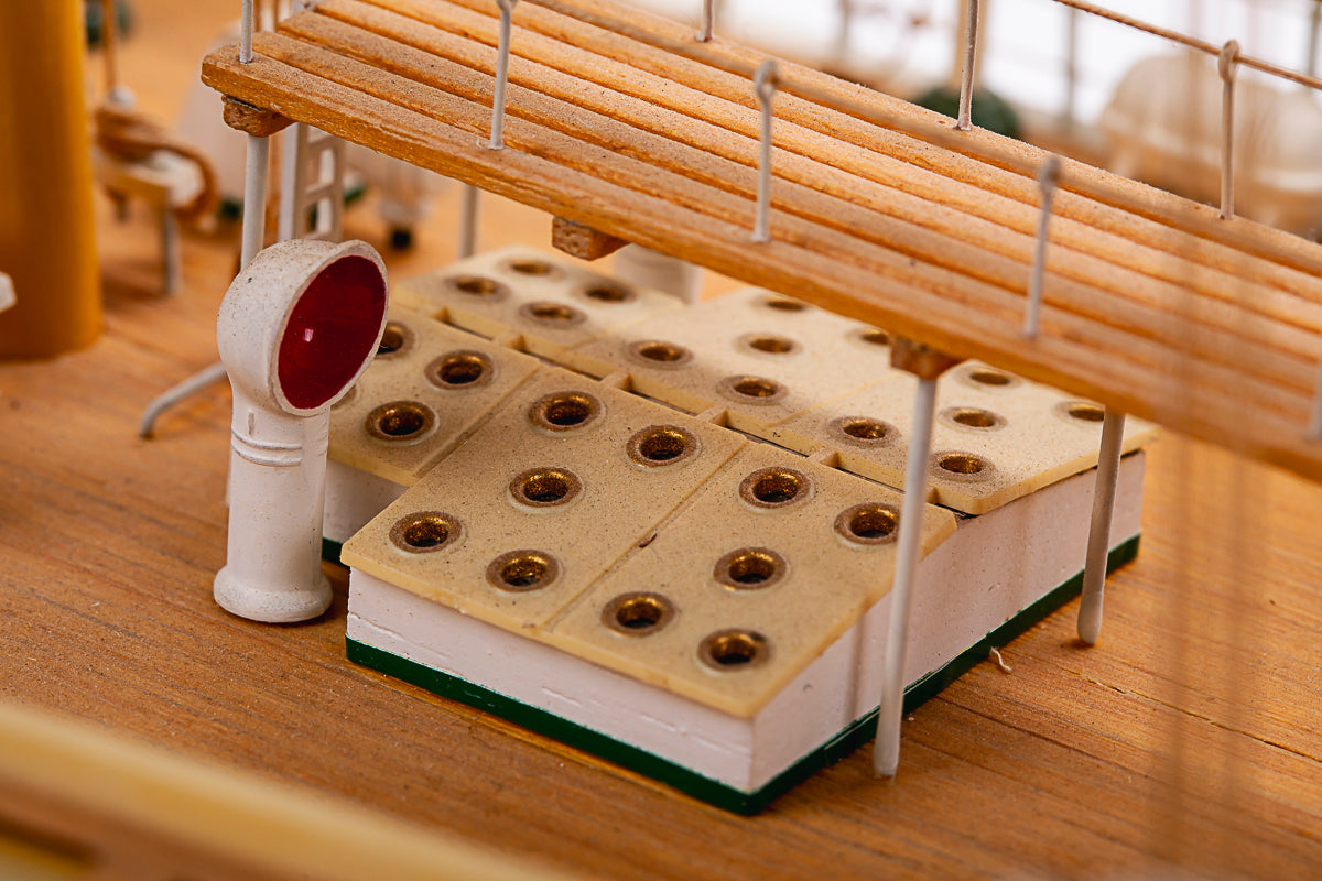 1:100 Esmeralda Special Edition -Wooden hull