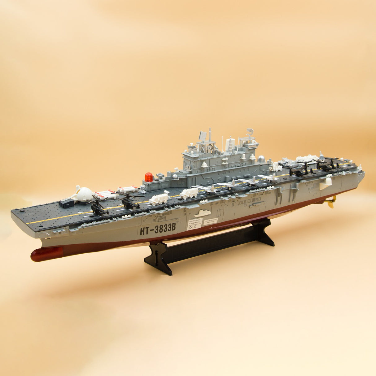 OBS DEMO USS Wasp - stort fjernstyret helikopter hangarskib u. fjernbetjening/batteri