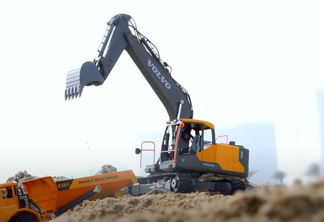 Stor fjernstyret rendegraver efter Volvo maskine