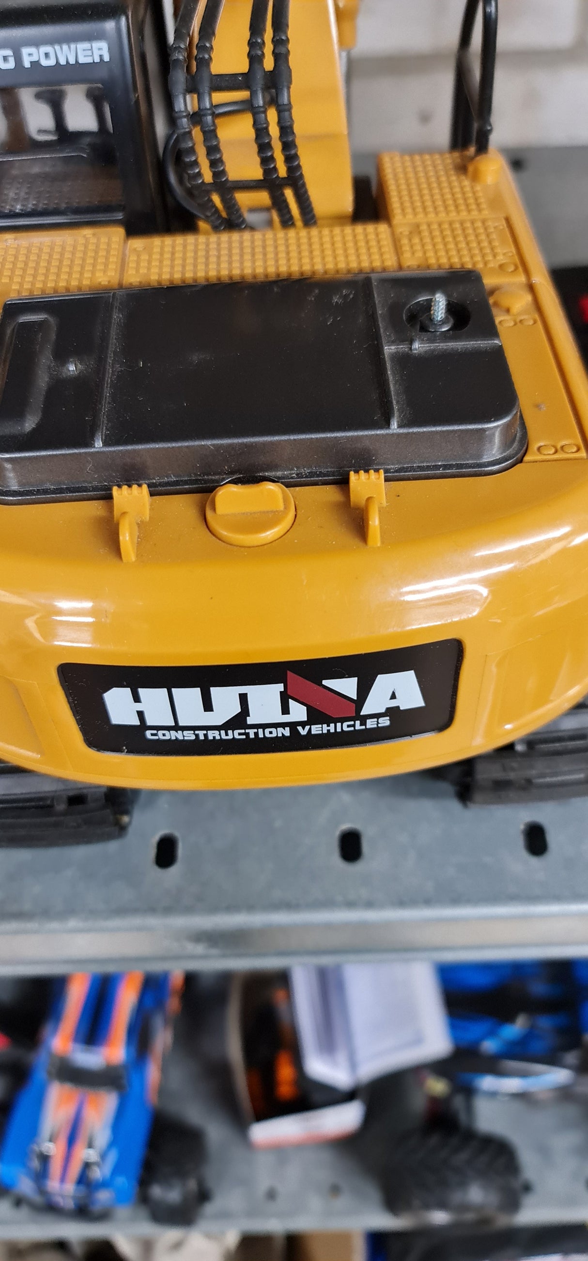 DEMO - Fjernstyret gravemaskine m. skraber, lys og lyd - 11 funktioner!