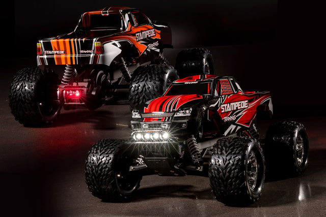 Traxxas Stampede 2WD m. LYS, batteri og lader