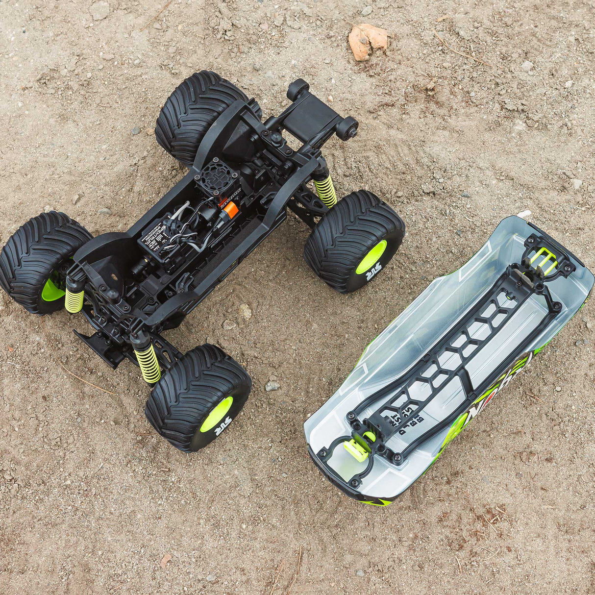 1/16 GORGON GROM 4X4 RTR Brushed Monster Truck (Battery & Charger Included)