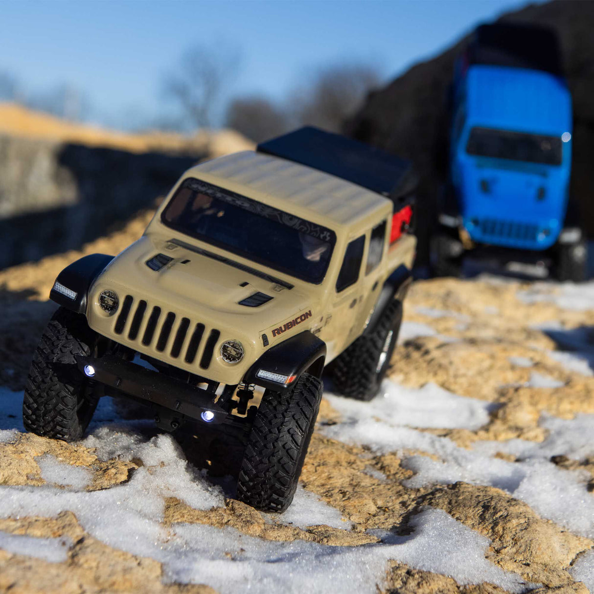 1/24 SCX24 Jeep JT Gladiator 4X4 RTR Brushed Rock Crawler (Battery & Charger Included), Beige
