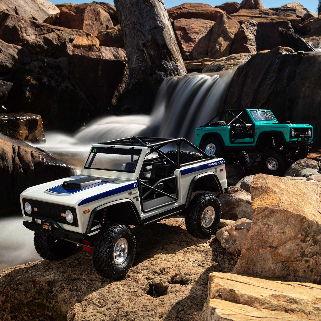 SCX10 III Early Ford Bronco 1/10th 4wd RTR (Teal)