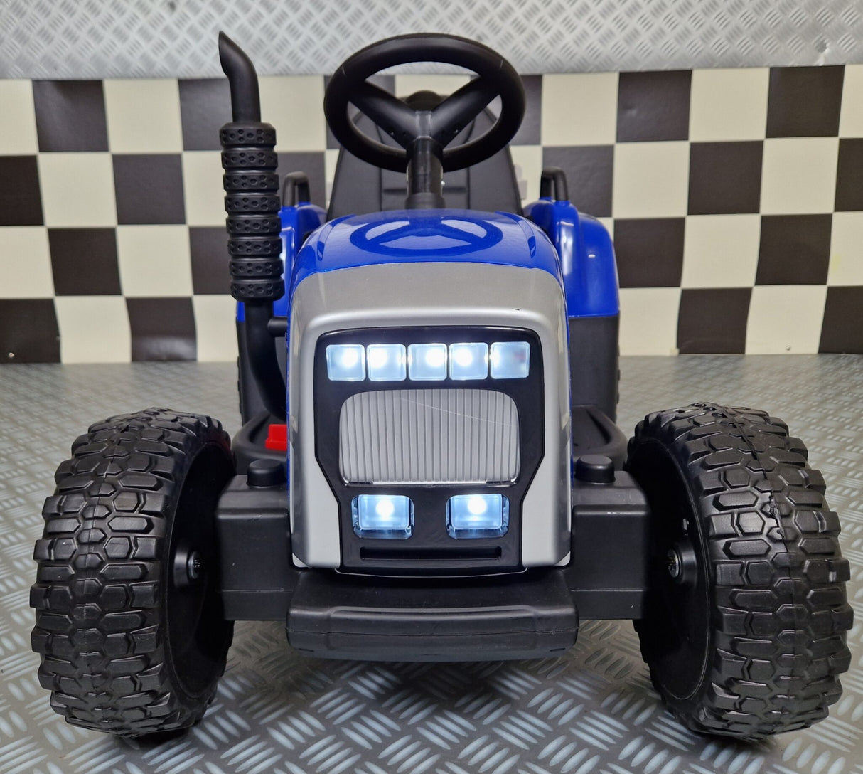 Electric toy tractor 12 volts with trailer and RC blue