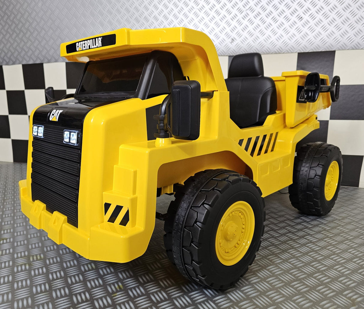 Caterpillar children's dump truck 12 volts
