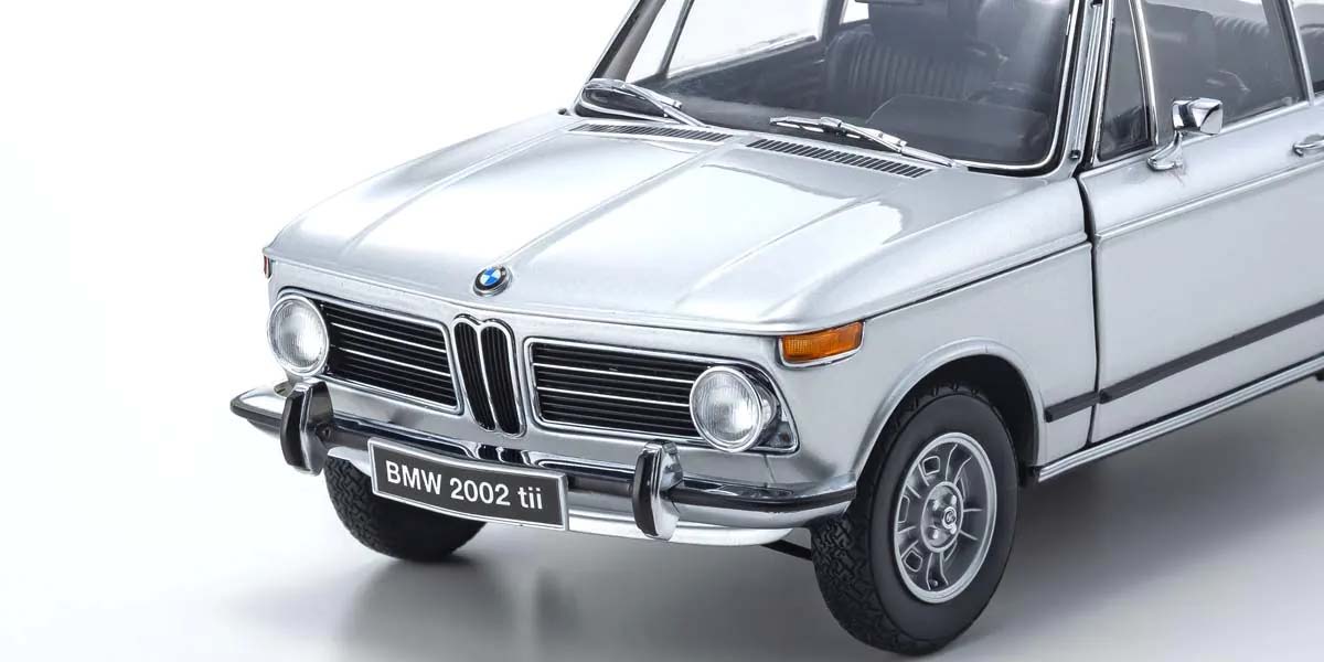 KYOSHO DIE CAST KS08543S - Kyosho 1:18 BMW 2002 Tii 1972 Silver