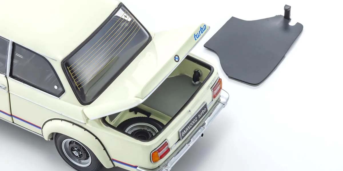KYOSHO DIE CAST KS08544W - Kyosho 1:18 BMW 2002 Turbo 1974 White