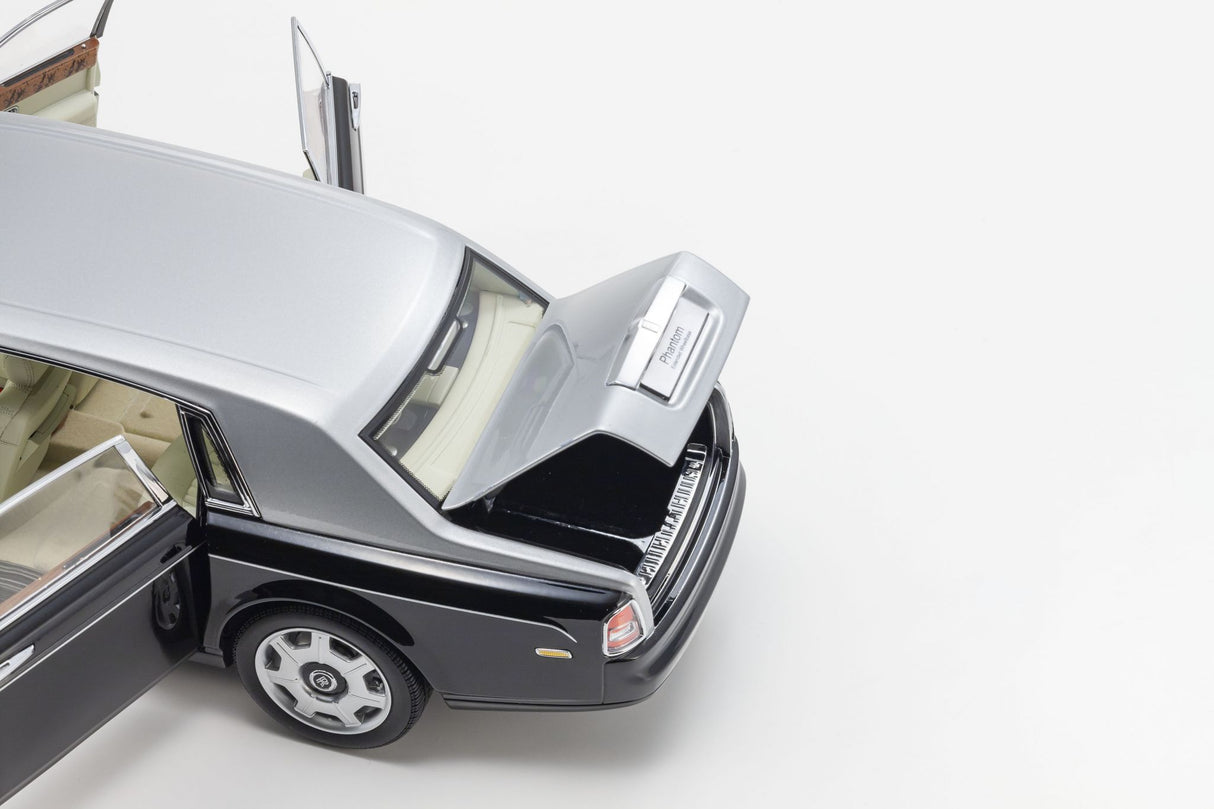 KYOSHO DIE CAST KS08841BKS - Kyosho 1:18 Rolls-Royce Phantom EWB 2012 Black Silver