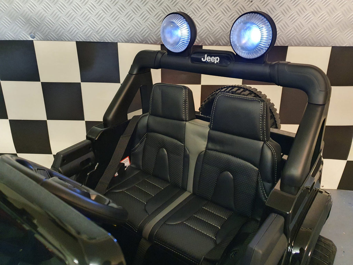 Jeep Wrangler batteri børnebil 12 volt 4 hjulstræk m. fjernbetjening sort
