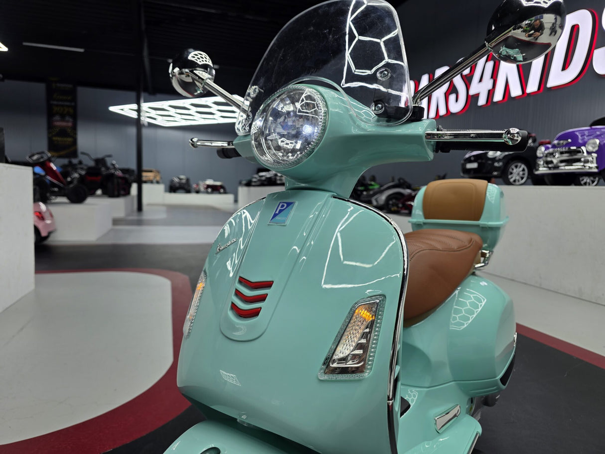 Vespa GTS børnescooter 12 volt med vindskærm