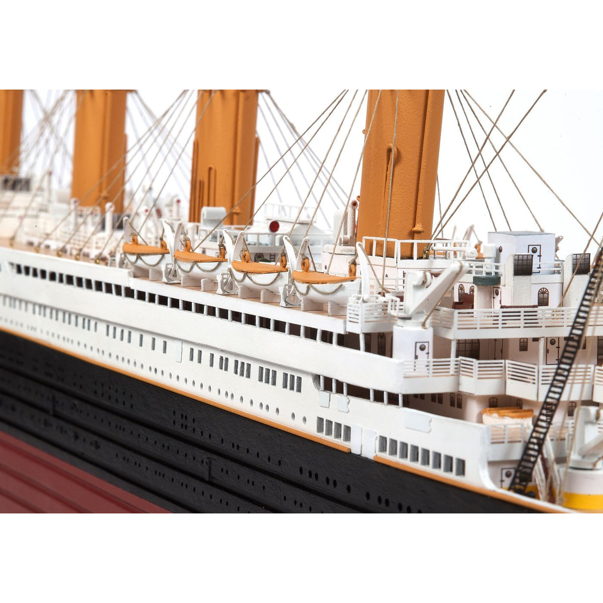 OcCre Titanic 1/300 Ocean Liner 896mm
