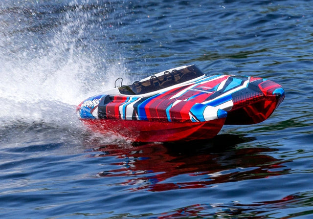 Traxxas DCB M41 Catamaran - båd med fuld fart - 80 km/t!