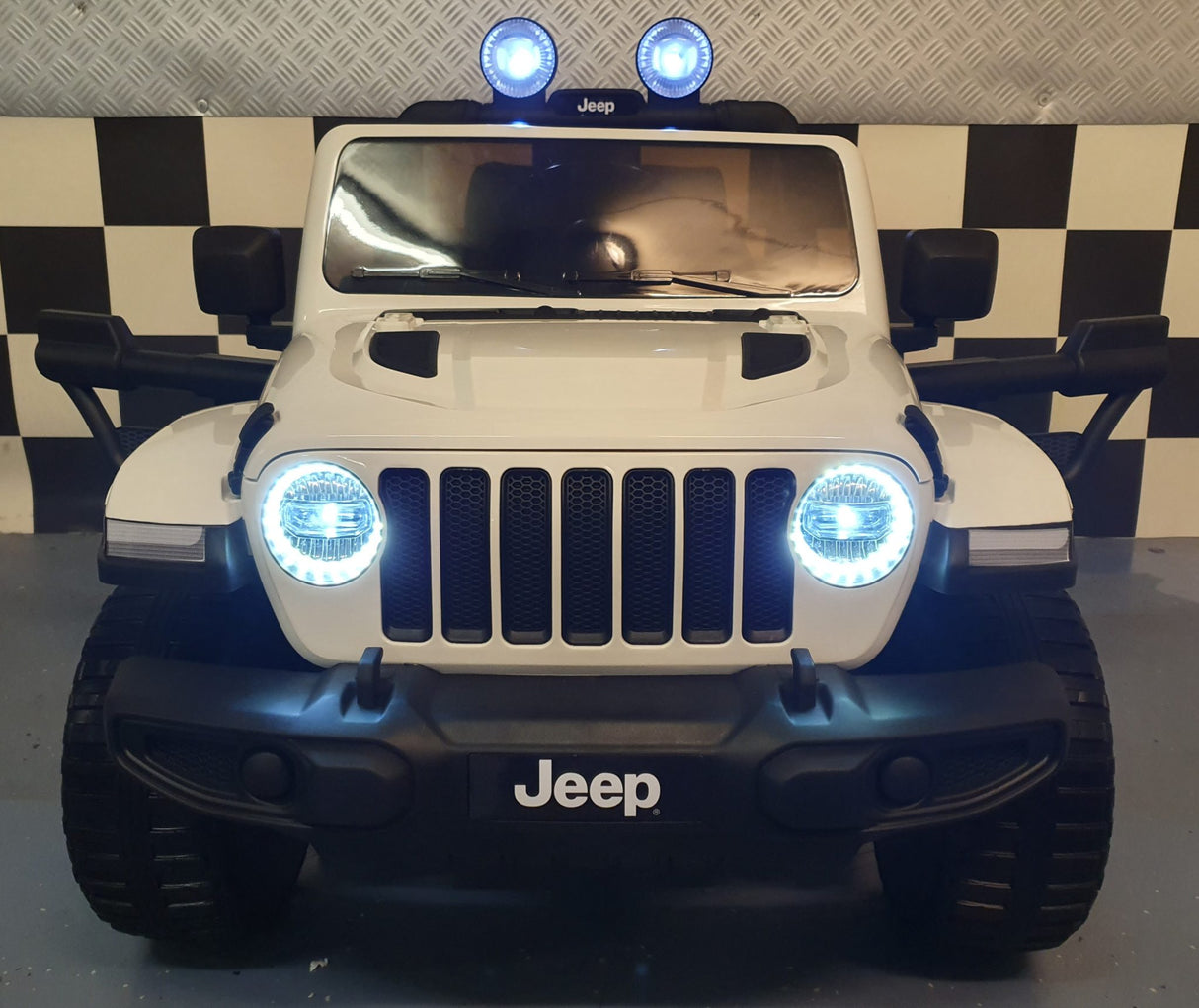 Jeep Wrangler children's car 12 volt 4 wheel drive RC White