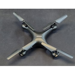 Drone med FPV kamera samt beskyttelsesring