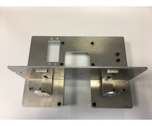 Carson - 1:14 Alum. 2/3Axle Mainplate/Batt.Hold.